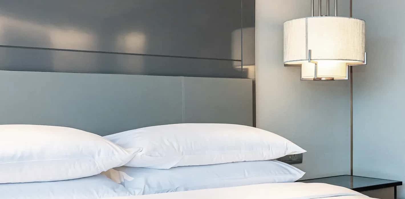 Optimizing Hotel Room Lighting for Comfort and Functionality